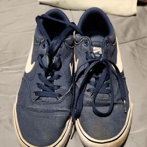 Nike Navy Canvas Skate Shoes with White Swoosh